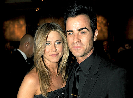 Женнифер Энистон сүйт залуу Жастин Теругээ эрүүл эсэхэд эргэлздэг